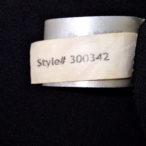 A Boston Proper 3/4 sleeve black maxi travel dress in a size XXS. Pre-loved - Picture 4 of 5